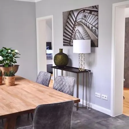 Sh-apartment Penthouse 44 - Zentral & Einzigartig דירה