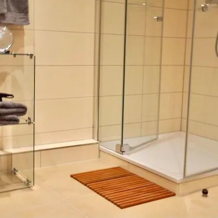 דירה Sh-apartment Penthouse 44 - Zentral & Einzigartig ארפורט